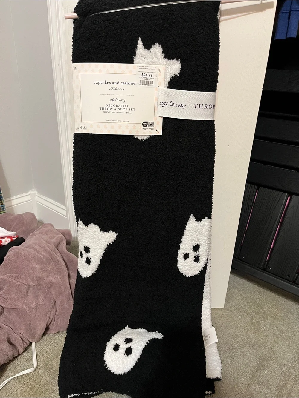 cupcakes & cashmere Black and White Ghost Pattern Throw Blanket